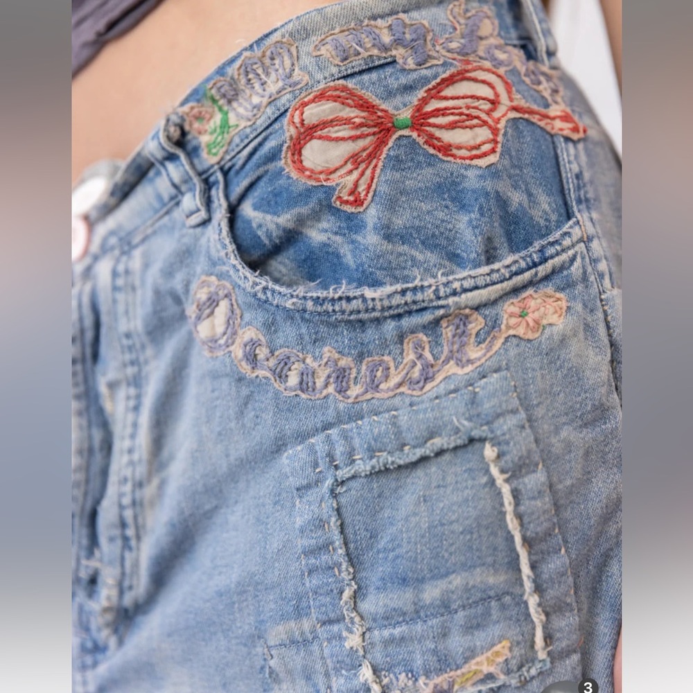 Magnolia Pearl Light Blue cat Embroidered Boyfriend Jeans - Picture 3 of 7